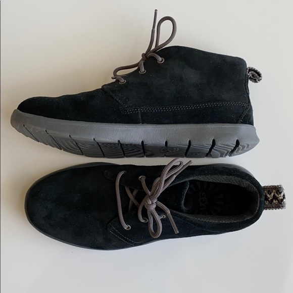 UGG Canoe Suede II Boys Sz 4 (Big Kid) - Picture 11 of 11